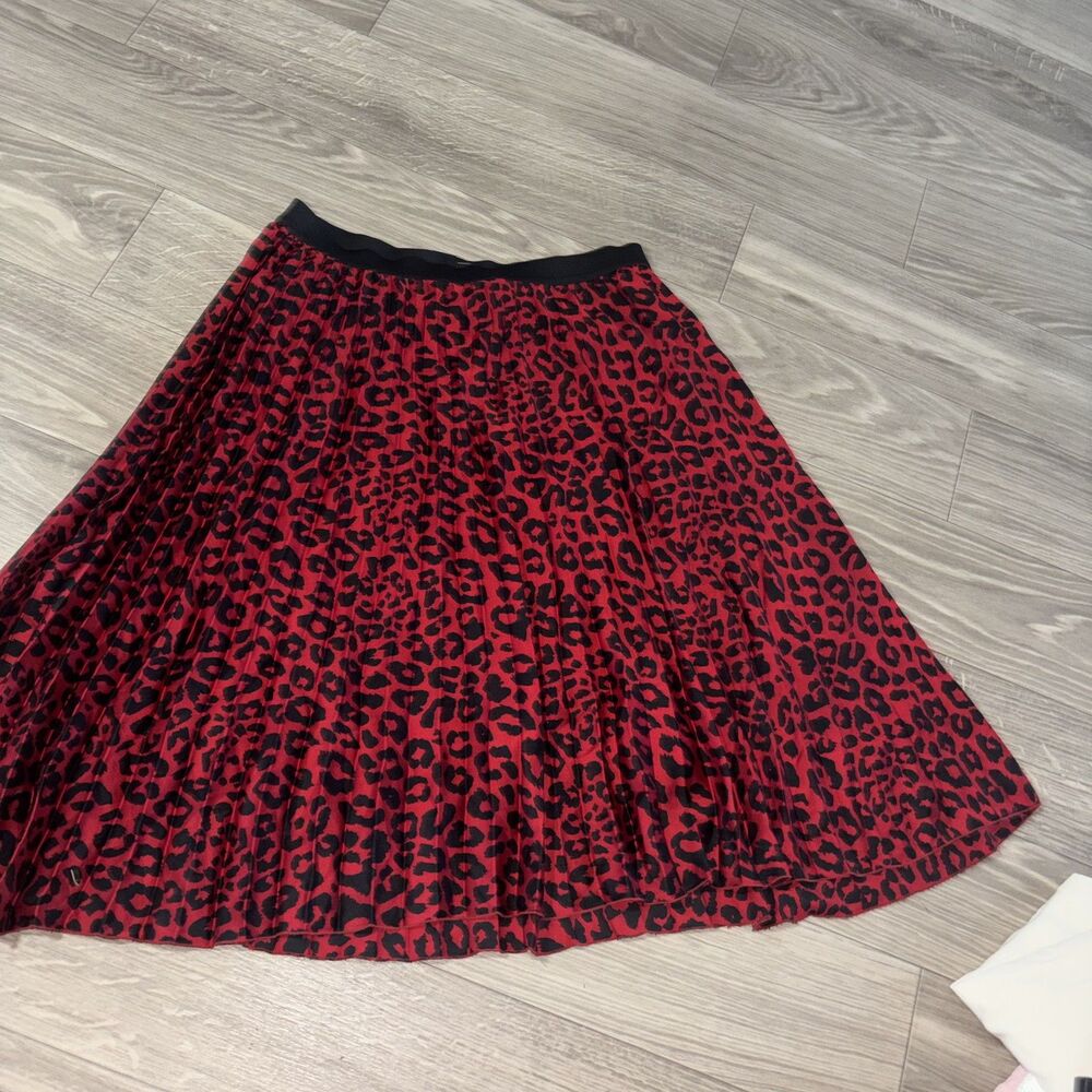 Worthington Red and Black Leopard Print Pleated Midi Skirt Size Medium